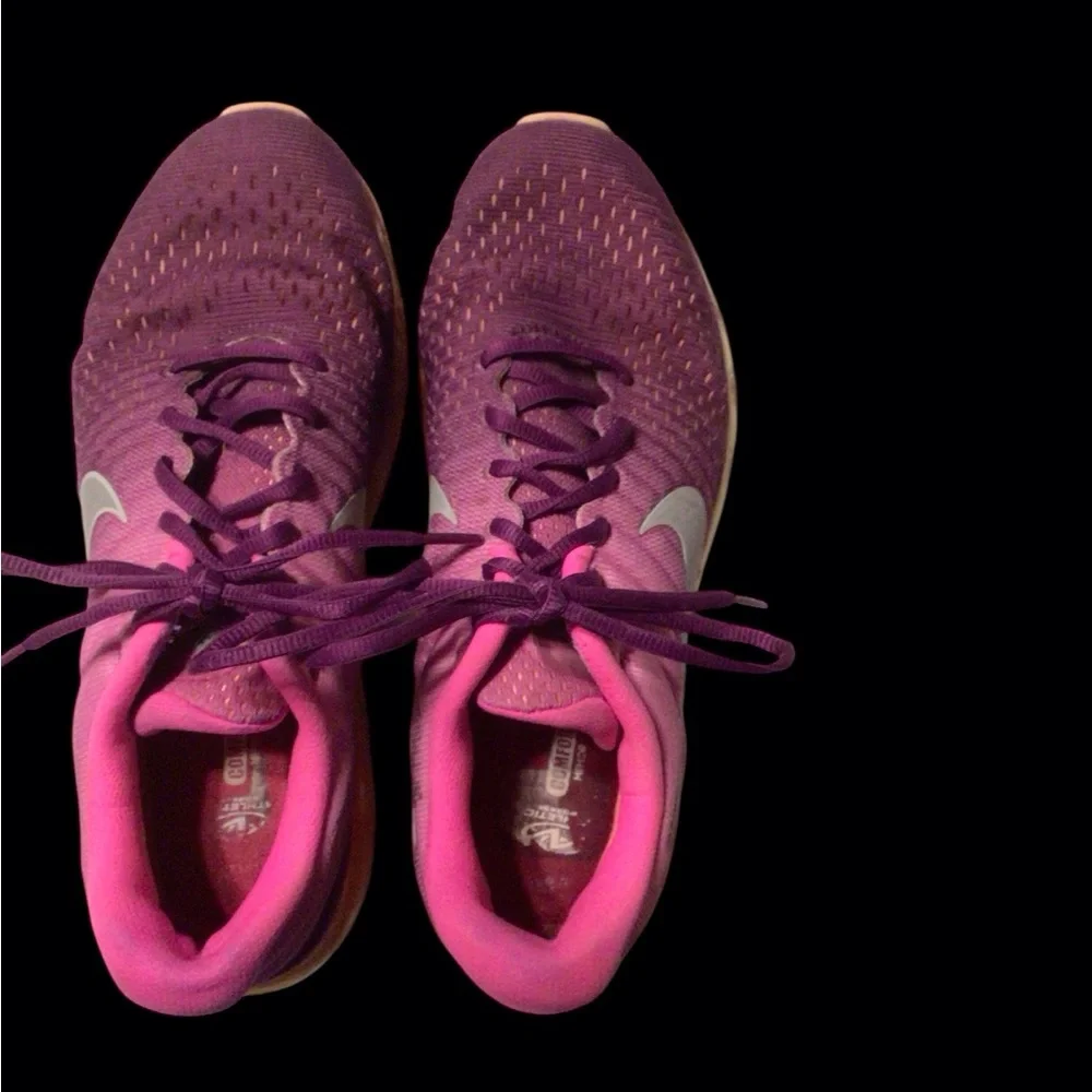 EUC....Nike Women's Purple and Pink Air Max Shoes